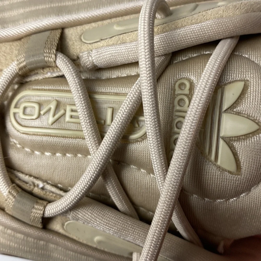Adidas tan Ozelia sneakers
